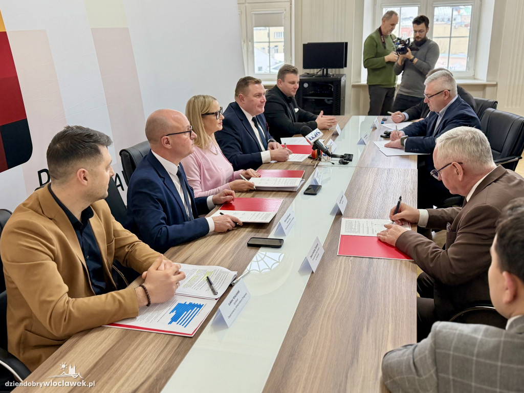 Podpisanie porozumienia w Starostwie Powiatowym