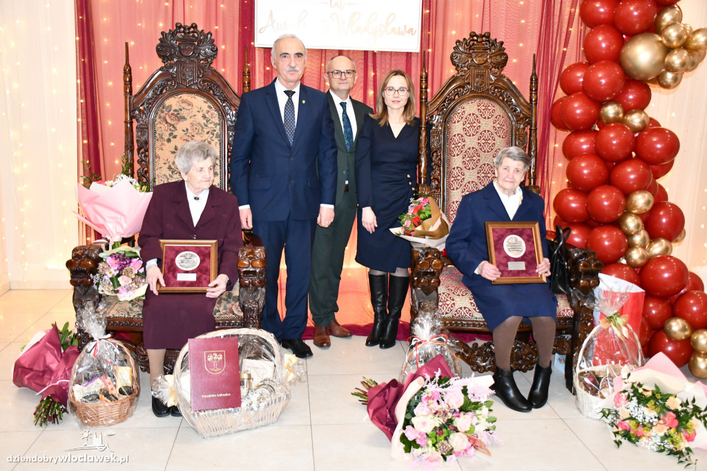 Setne urodziny bliźniaczek