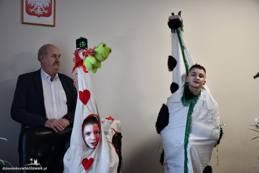 Koza ruszyła po Kujawach! Zaskoczyła urzędników w Lubrańcu