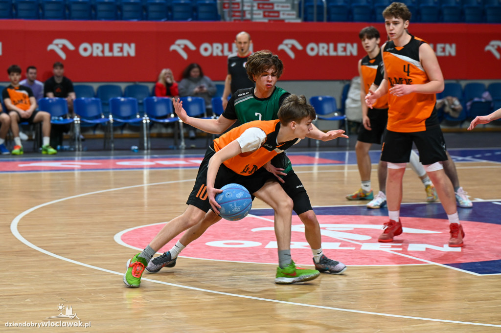 Turniej High School Basketball 3 w Hali Mistrzów