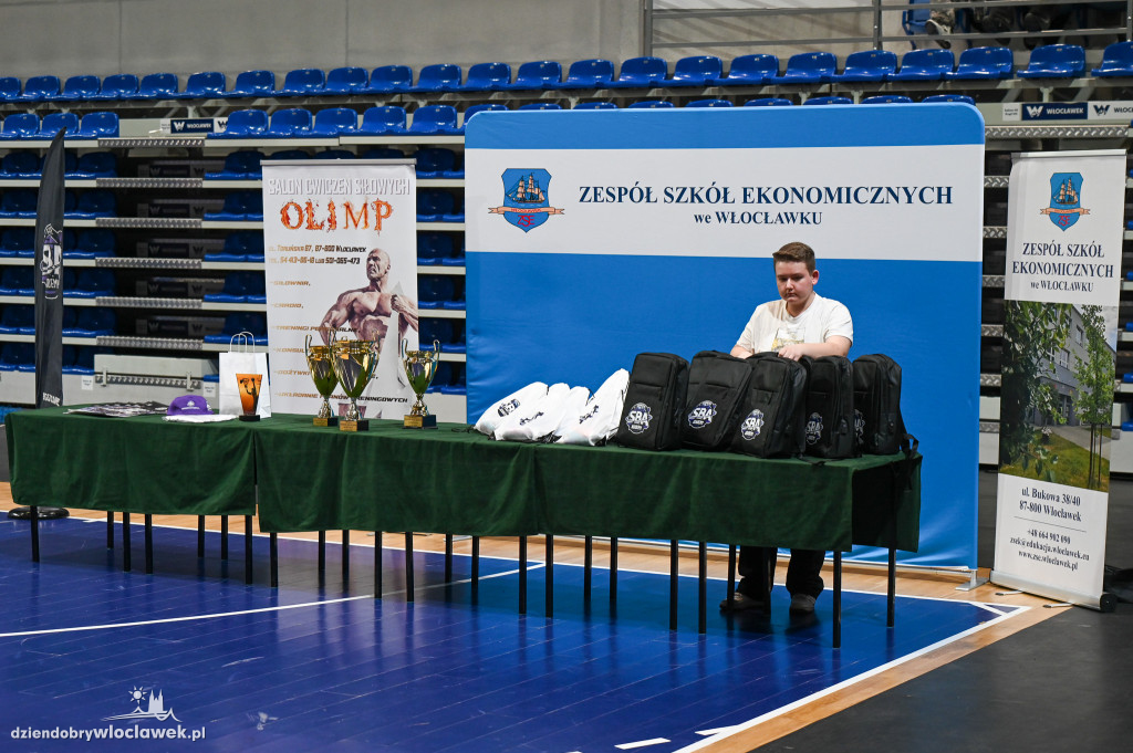 Turniej High School Basketball 3 w Hali Mistrzów