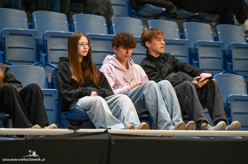 Turniej High School Basketball 3 w Hali Mistrzów