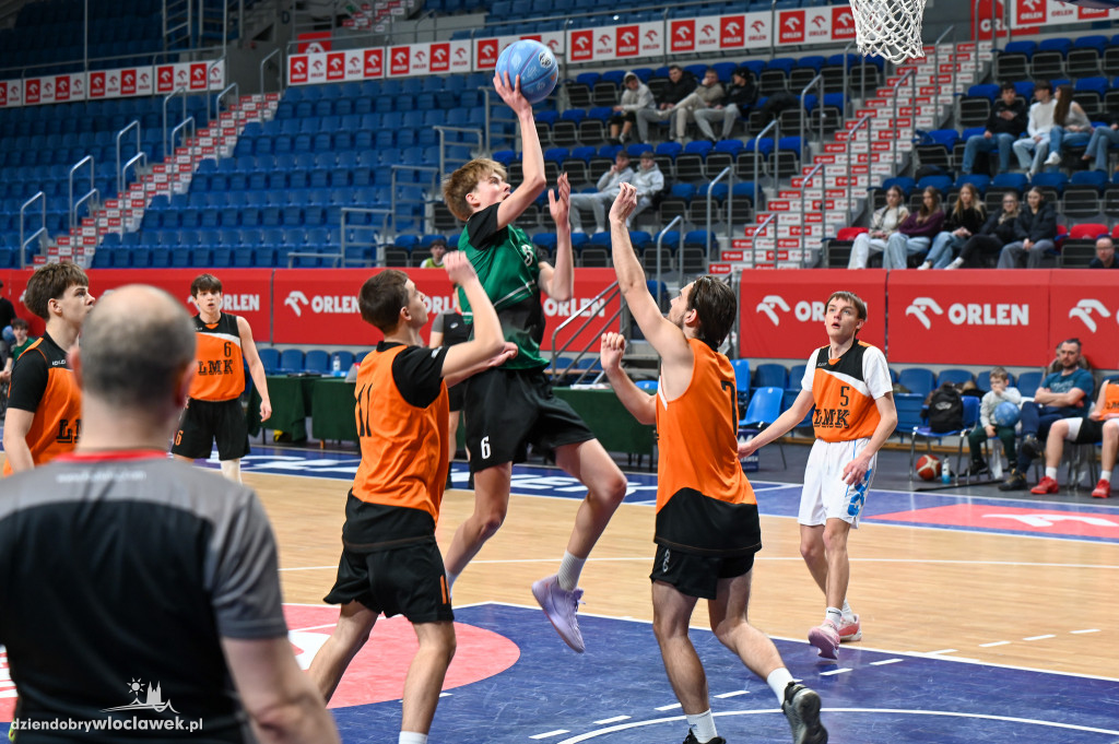 Turniej High School Basketball 3 w Hali Mistrzów