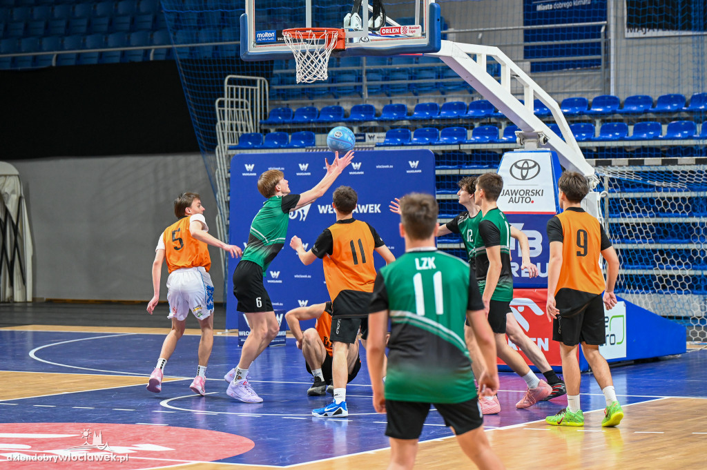 Turniej High School Basketball 3 w Hali Mistrzów