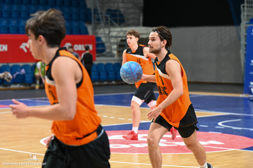 Turniej High School Basketball 3 w Hali Mistrzów
