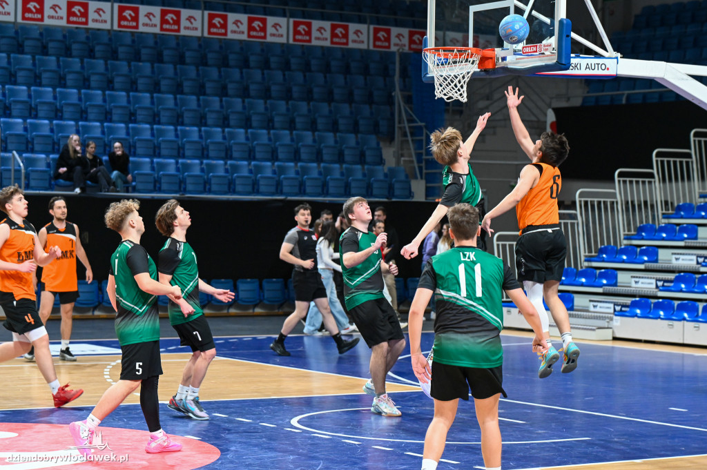Turniej High School Basketball 3 w Hali Mistrzów