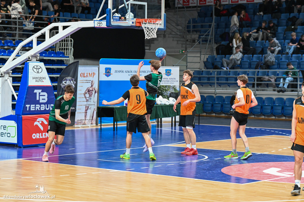 Turniej High School Basketball 3 w Hali Mistrzów