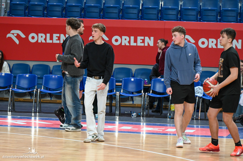 Turniej High School Basketball 3 w Hali Mistrzów