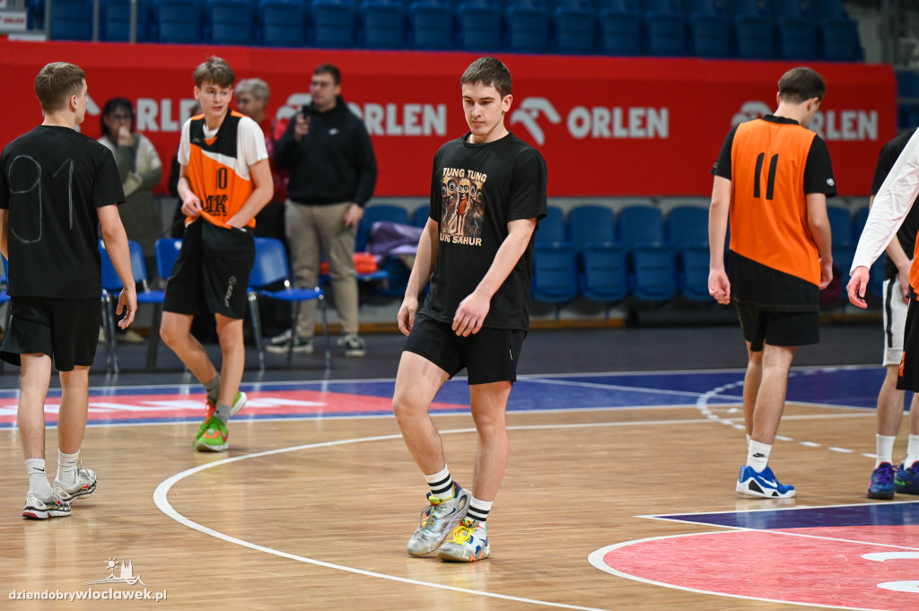 Turniej High School Basketball 3 w Hali Mistrzów