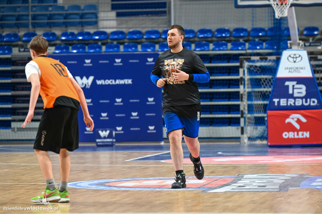 Turniej High School Basketball 3 w Hali Mistrzów