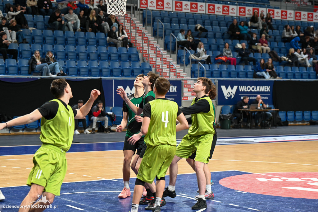 Turniej High School Basketball 3 w Hali Mistrzów