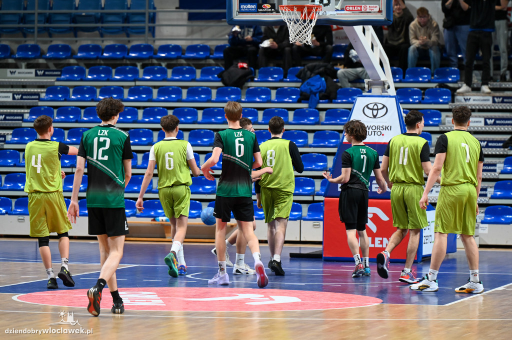 Turniej High School Basketball 3 w Hali Mistrzów
