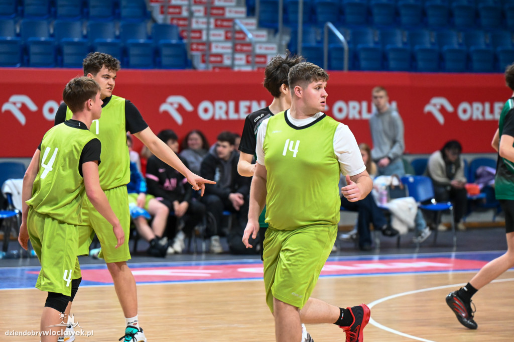 Turniej High School Basketball 3 w Hali Mistrzów