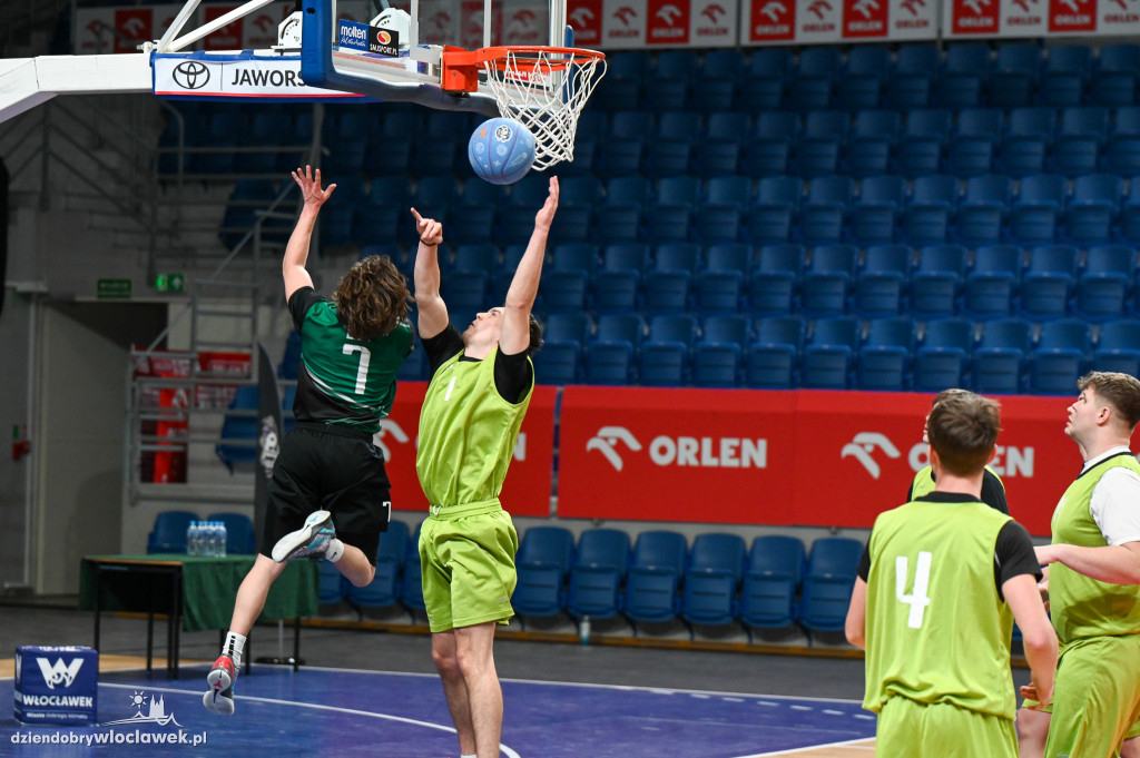 Turniej High School Basketball 3 w Hali Mistrzów