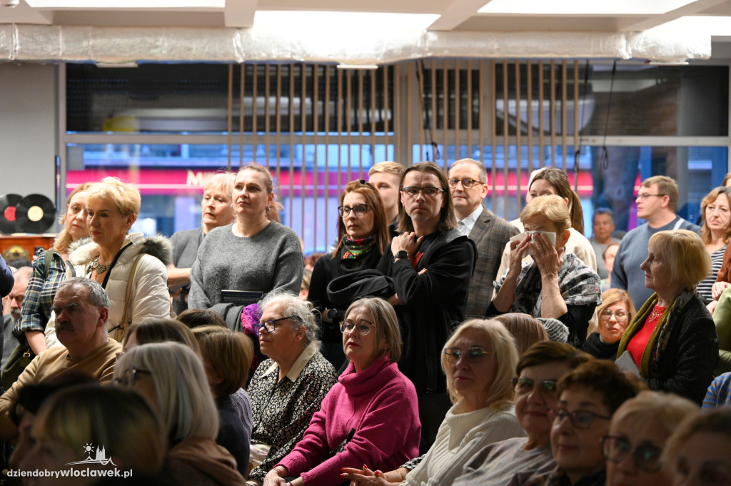 Spotkanie autorskie z Elżbietą Dzikowską w MBP