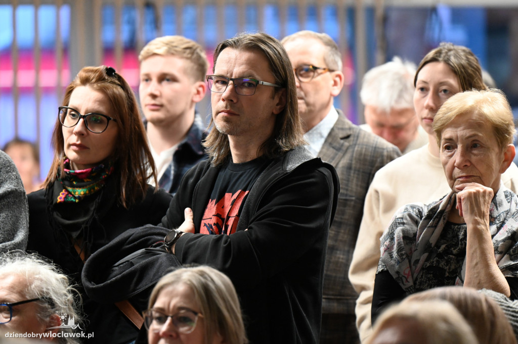 Spotkanie autorskie z Elżbietą Dzikowską w MBP