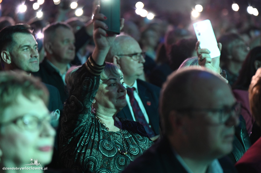Kayah i Perfect porwali publiczność. Powiatowy Dzień Kobiet