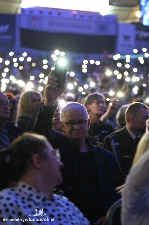 Kayah i Perfect porwali publiczność. Powiatowy Dzień Kobiet