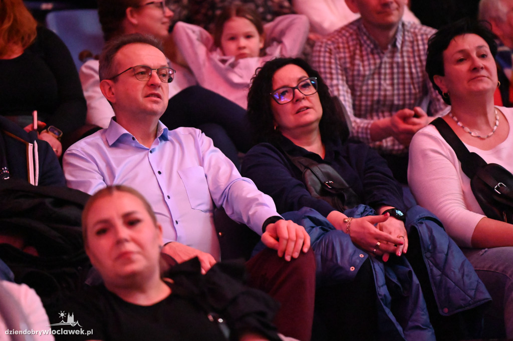 Kayah i Perfect porwali publiczność. Powiatowy Dzień Kobiet