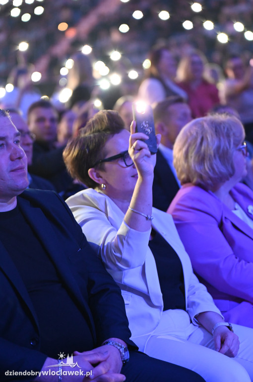 Kayah i Perfect porwali publiczność. Powiatowy Dzień Kobiet