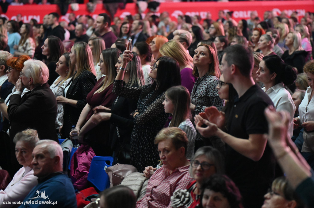 Kayah i Perfect porwali publiczność. Powiatowy Dzień Kobiet