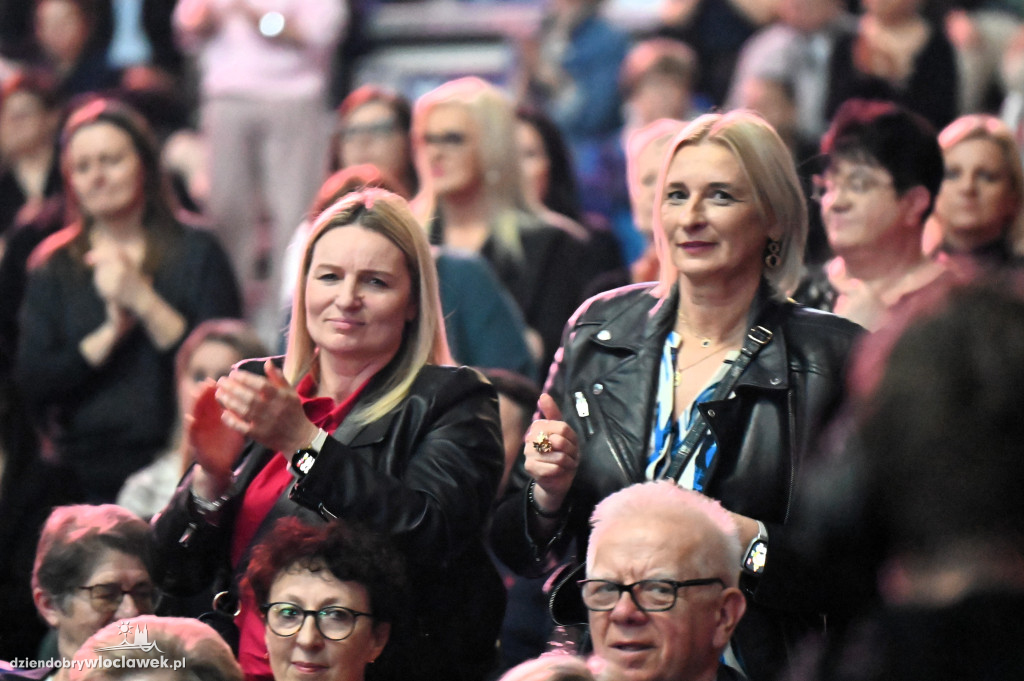 Kayah i Perfect porwali publiczność. Powiatowy Dzień Kobiet