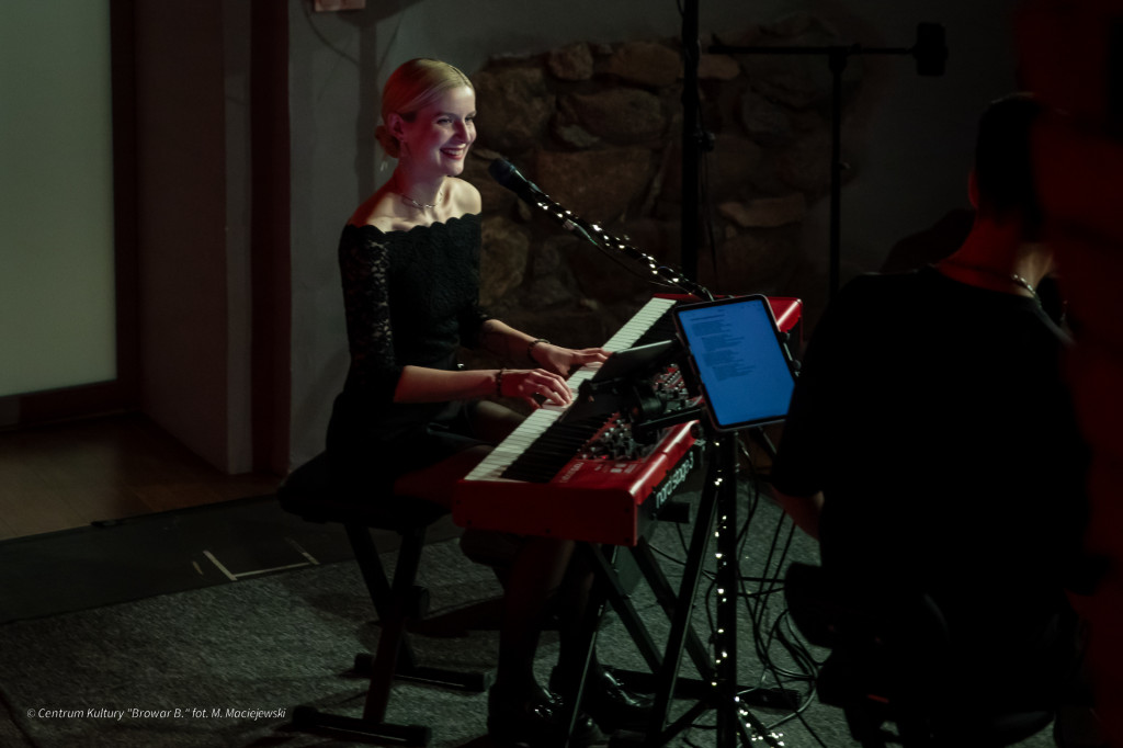 Koncert na Dzień Kobiet ,,Dobry wieczór: Błogo”