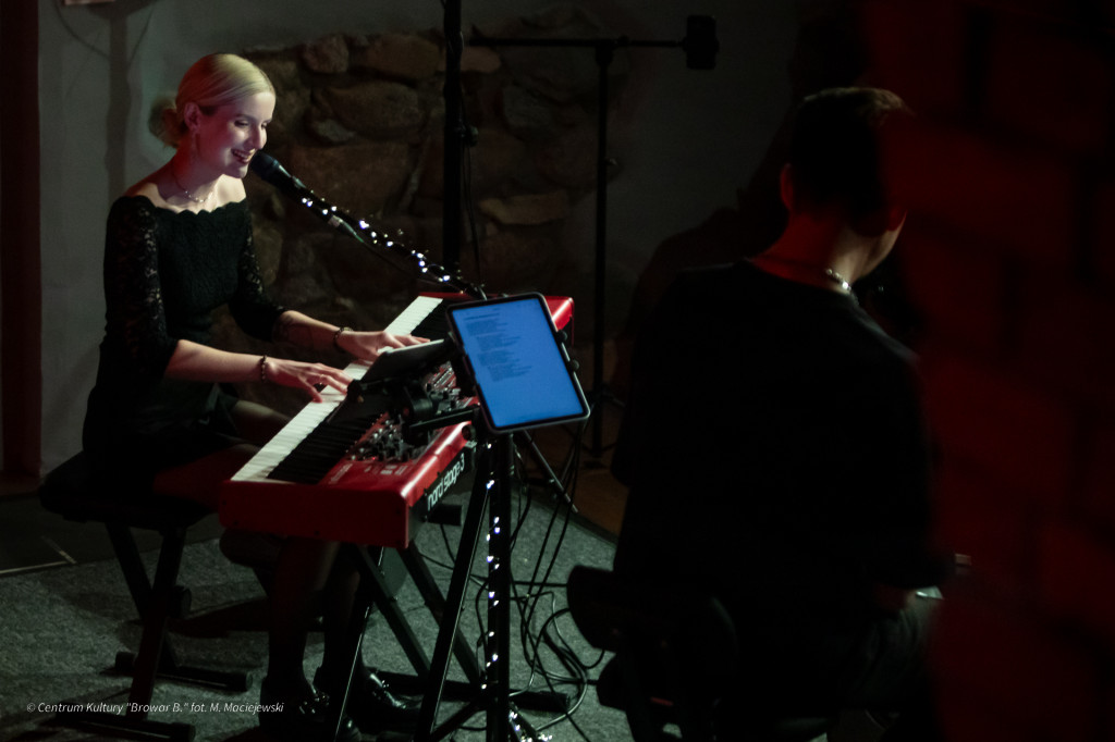 Koncert na Dzień Kobiet ,,Dobry wieczór: Błogo”