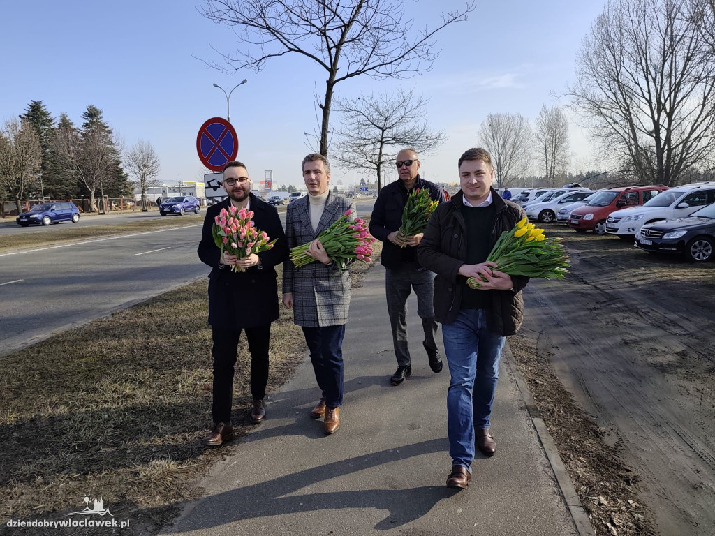 Dzień Kobiet na włocławskim Pchlim Targu