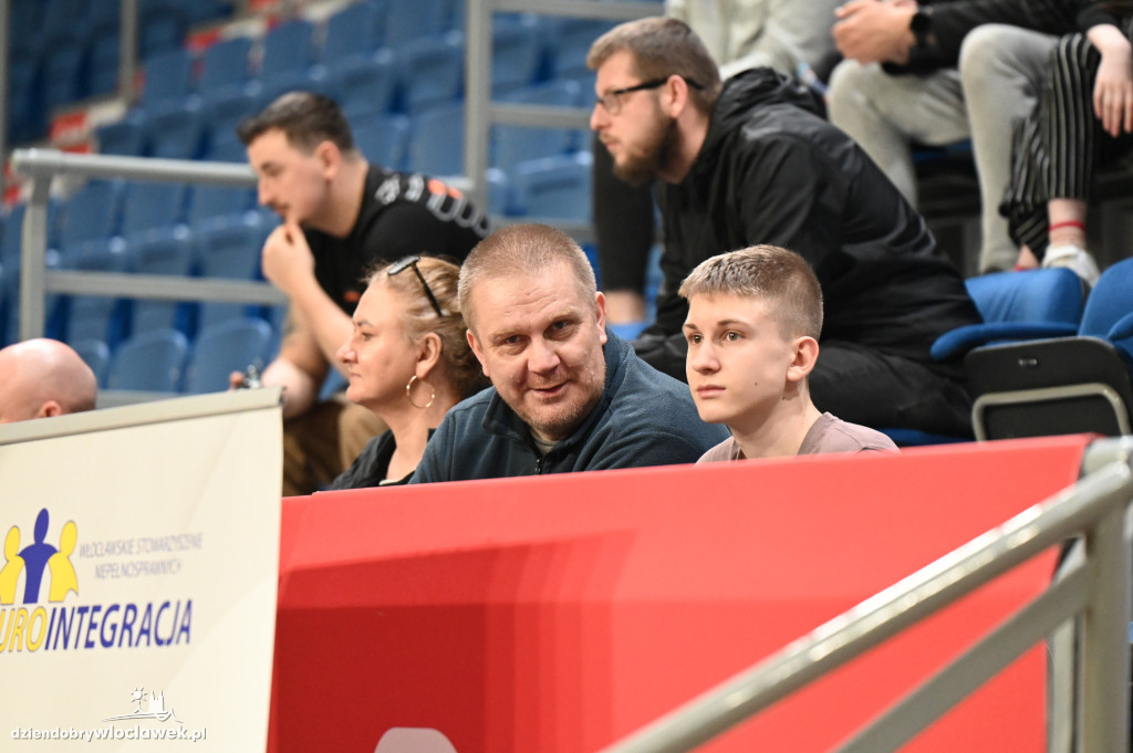 Aktorzy kontra Włocławek w Hali Mistrzów