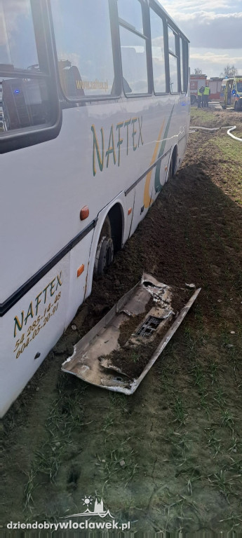 Zderzenie autobusu szkolnego i osóbówki