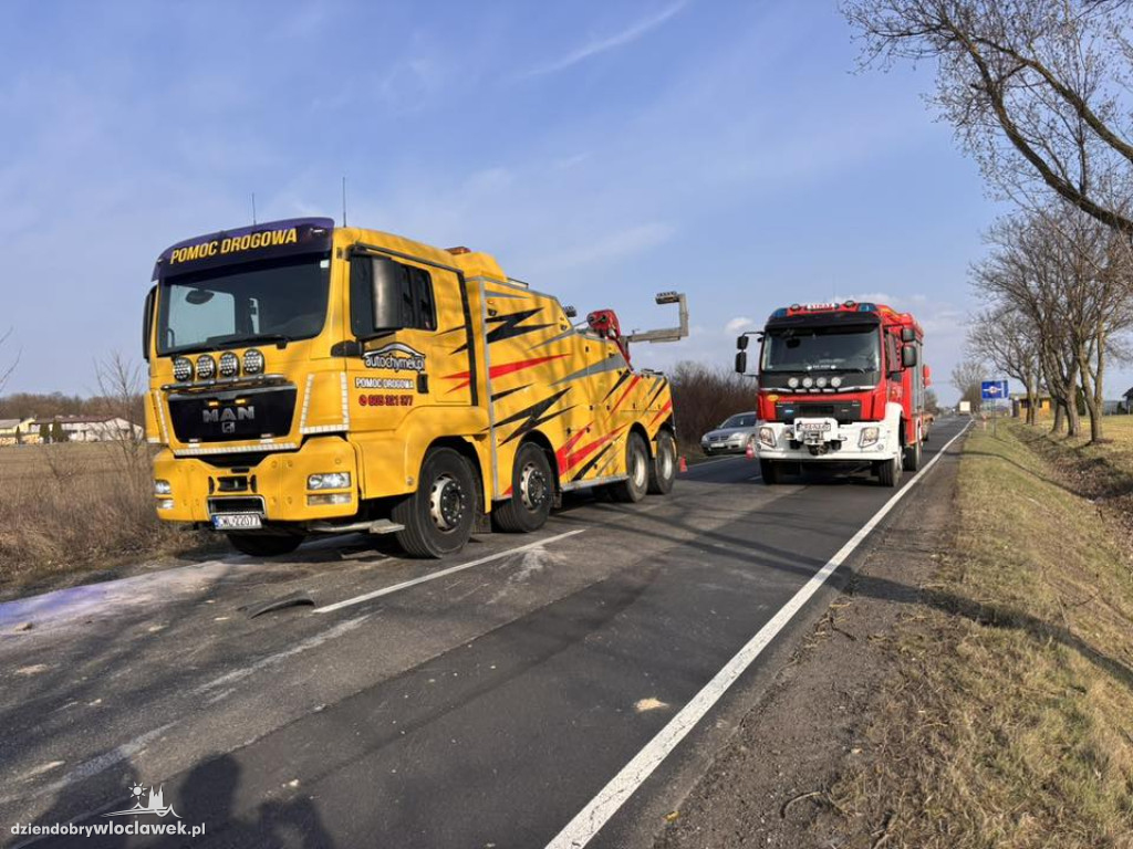 Zderzenie busa z ciągnikiem rolniczym