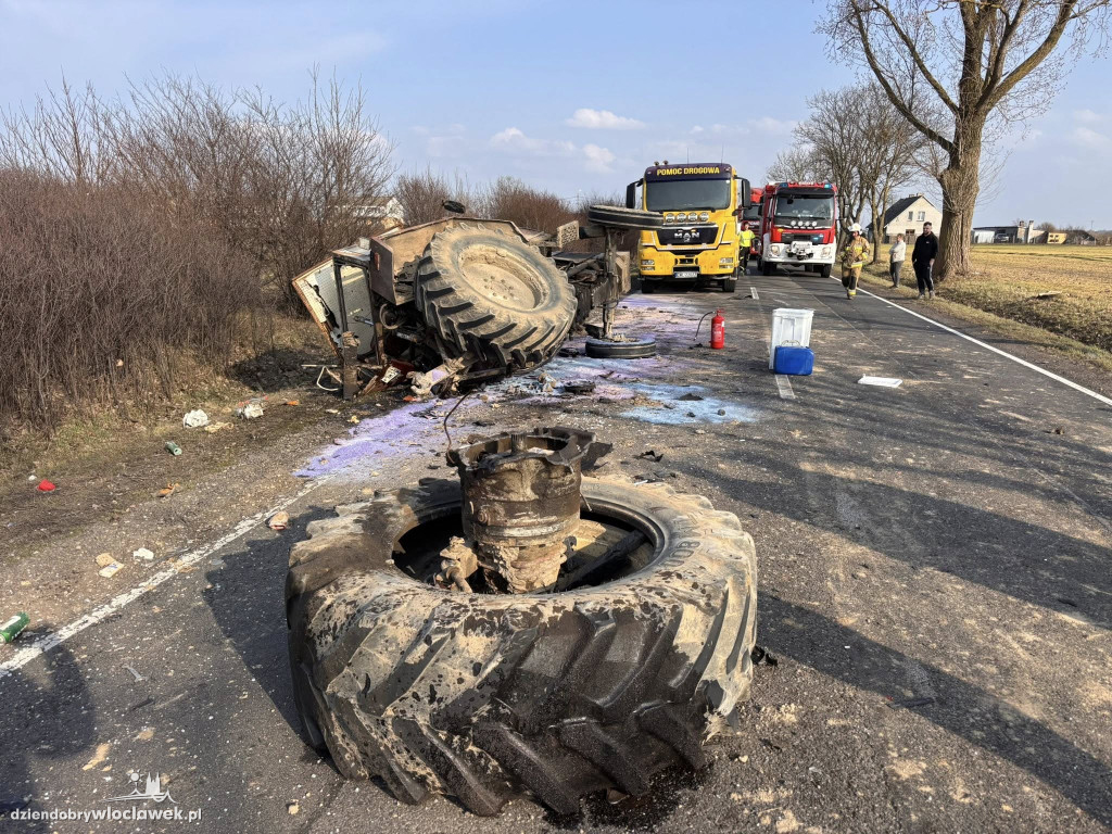 Zderzenie busa z ciągnikiem rolniczym