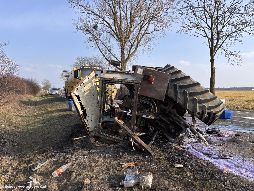 Zderzenie busa z ciągnikiem rolniczym