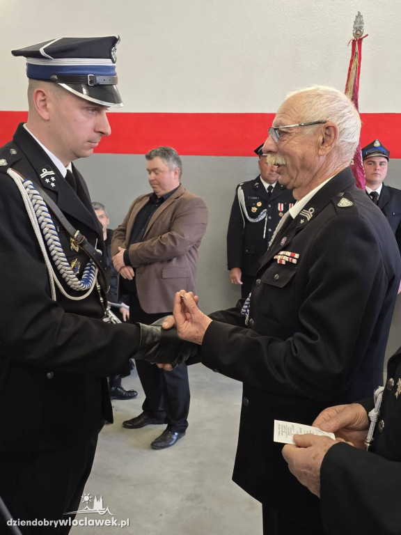 Nowy garaż w OSP Śmiłowice. Uroczyste otwarcie i odznaczenia