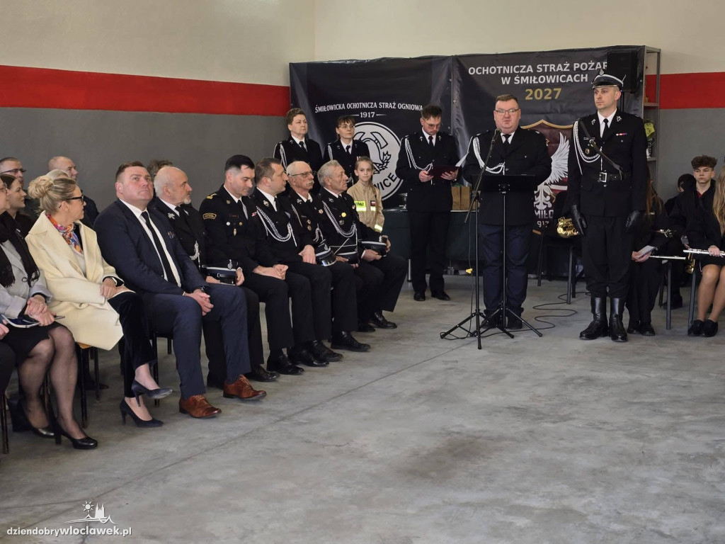 Nowy garaż w OSP Śmiłowice. Uroczyste otwarcie i odznaczenia