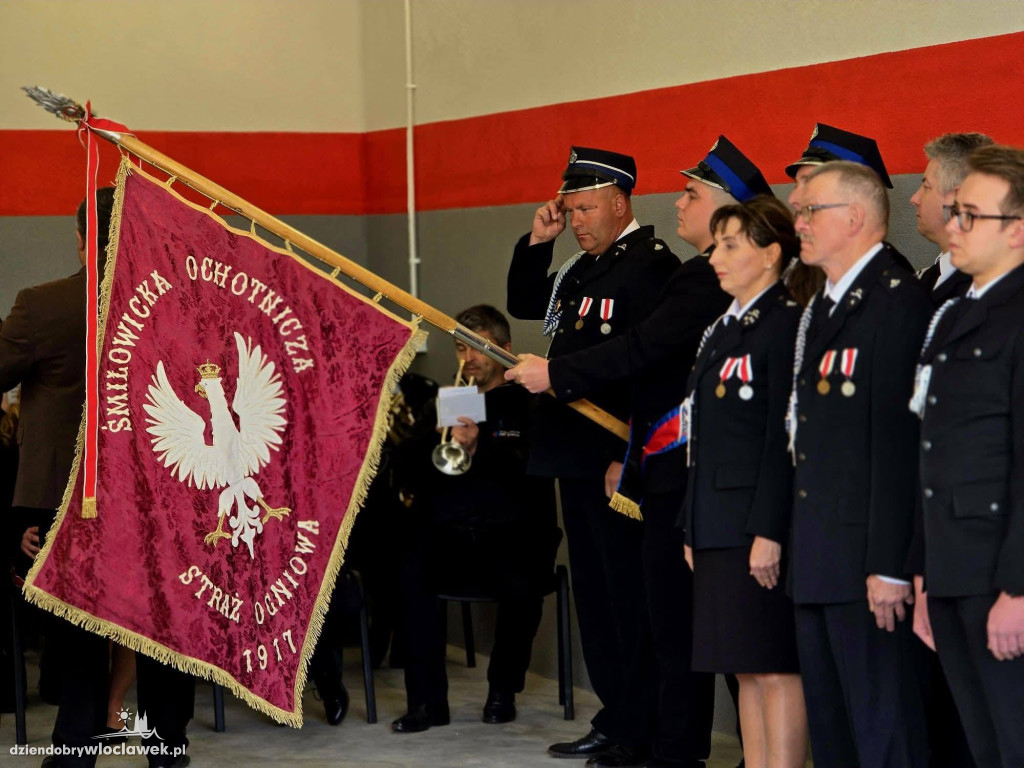 Nowy garaż w OSP Śmiłowice. Uroczyste otwarcie i odznaczenia
