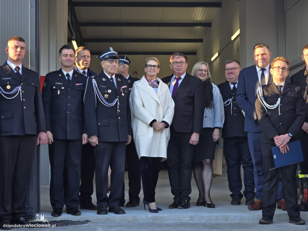 Nowy garaż w OSP Śmiłowice. Uroczyste otwarcie i odznaczenia