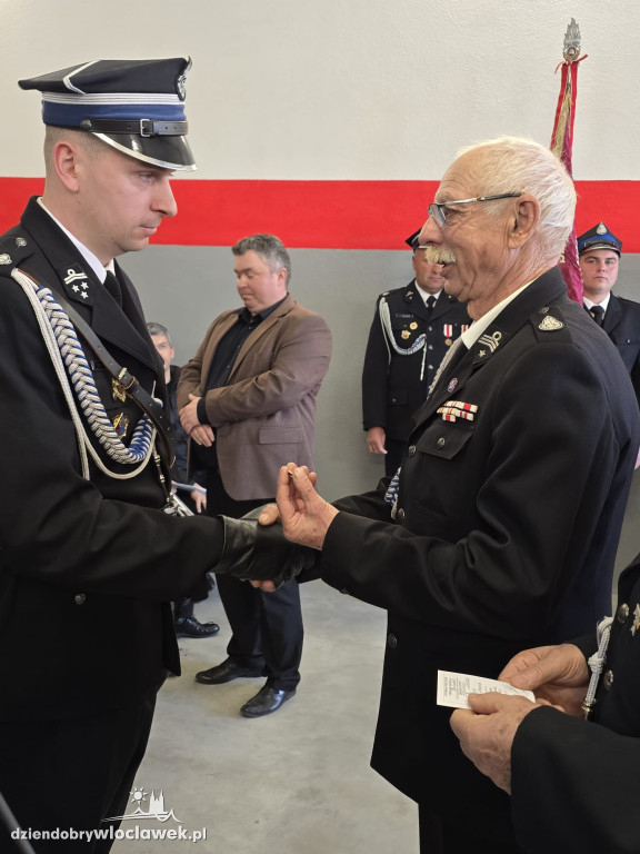 Nowy garaż w OSP Śmiłowice. Uroczyste otwarcie i odznaczenia