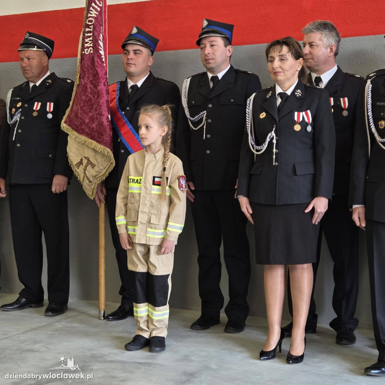 Nowy garaż w OSP Śmiłowice. Uroczyste otwarcie i odznaczenia