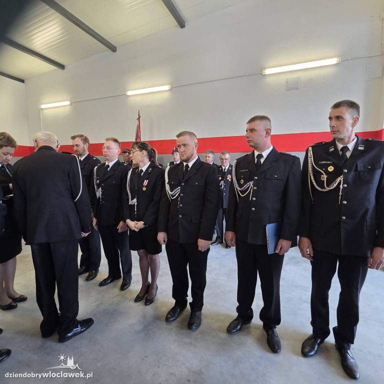 Nowy garaż w OSP Śmiłowice. Uroczyste otwarcie i odznaczenia