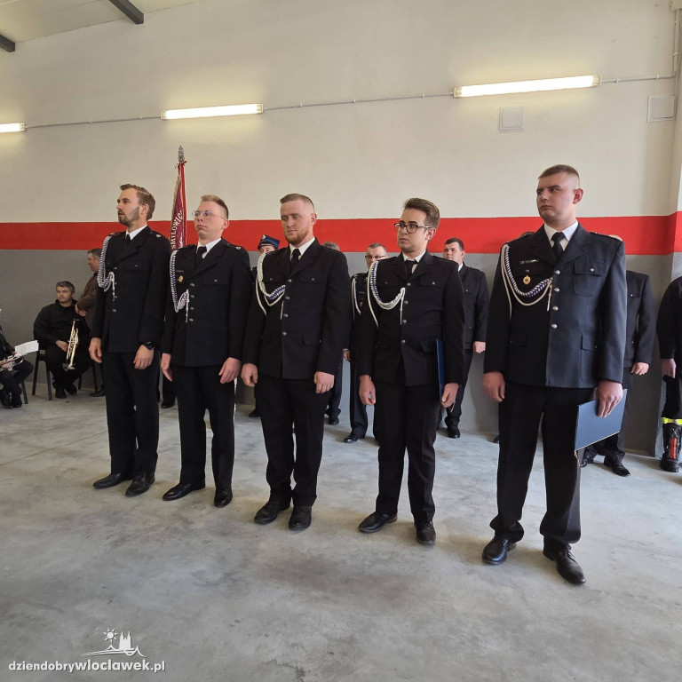 Nowy garaż w OSP Śmiłowice. Uroczyste otwarcie i odznaczenia