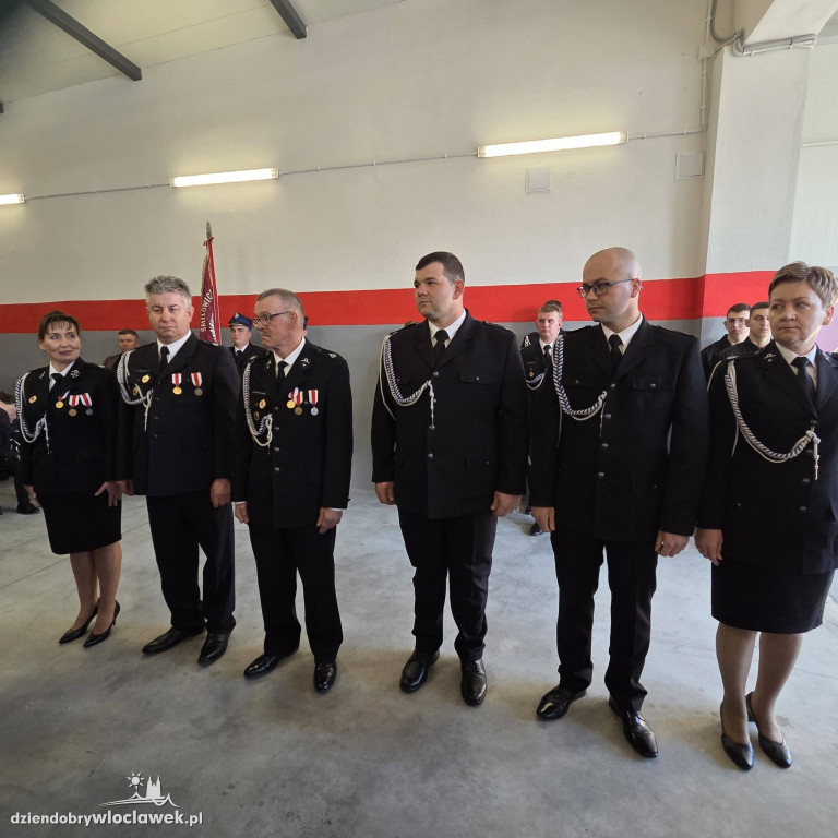 Nowy garaż w OSP Śmiłowice. Uroczyste otwarcie i odznaczenia