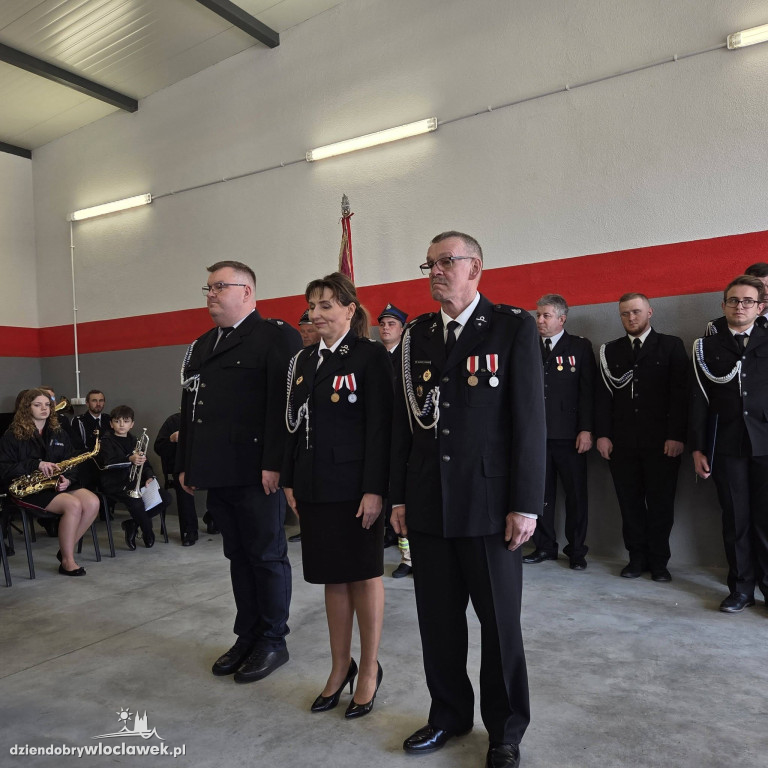 Nowy garaż w OSP Śmiłowice. Uroczyste otwarcie i odznaczenia