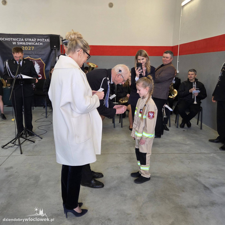 Nowy garaż w OSP Śmiłowice. Uroczyste otwarcie i odznaczenia