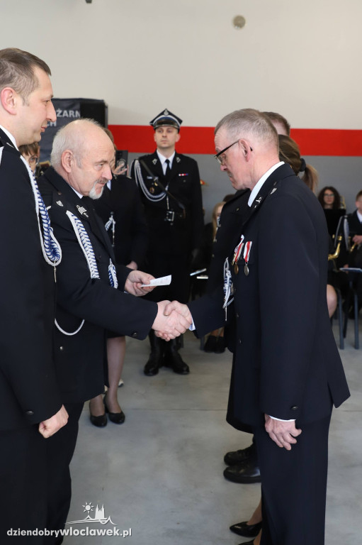 Nowy garaż w OSP Śmiłowice. Uroczyste otwarcie i odznaczenia