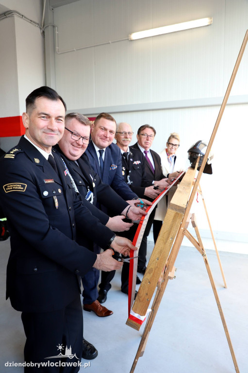 Nowy garaż w OSP Śmiłowice. Uroczyste otwarcie i odznaczenia
