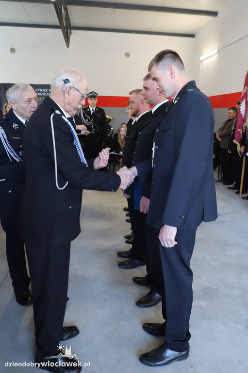 Nowy garaż w OSP Śmiłowice. Uroczyste otwarcie i odznaczenia