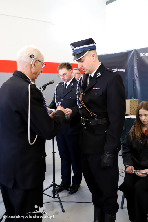 Nowy garaż w OSP Śmiłowice. Uroczyste otwarcie i odznaczenia