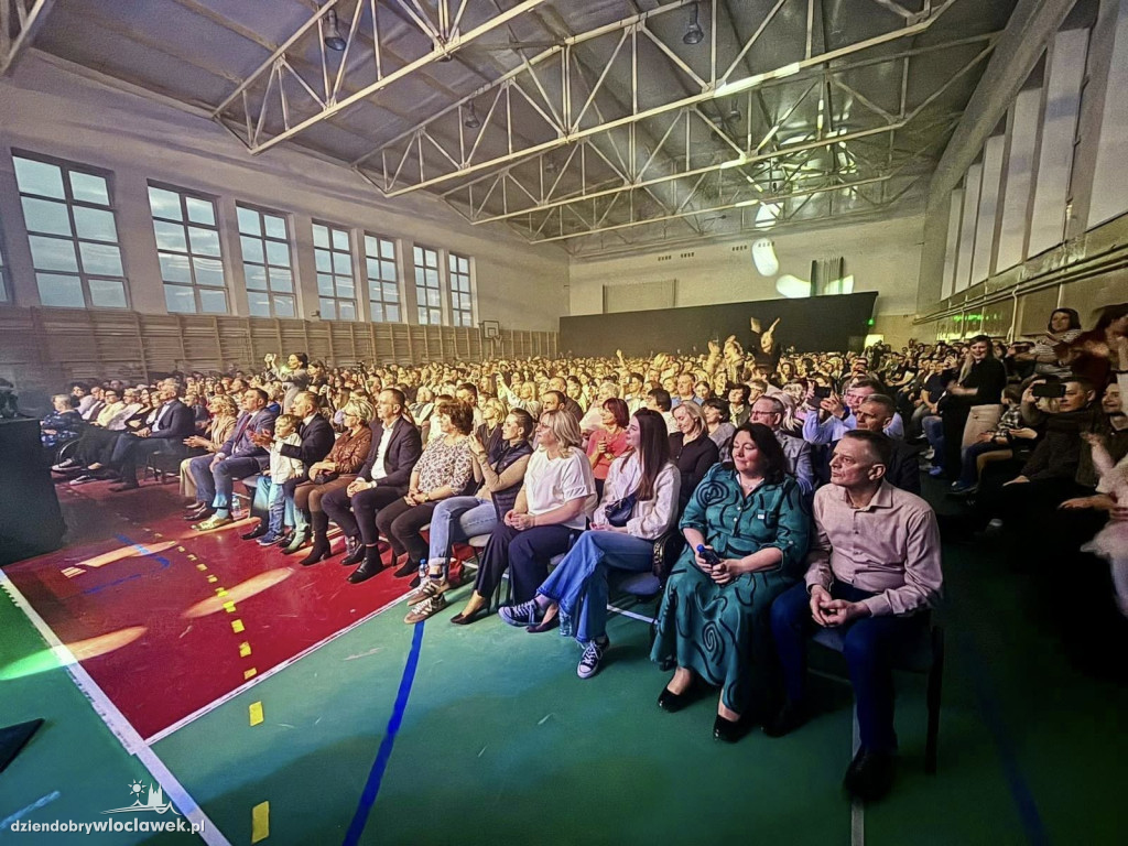 Zespół Enej zagrał w Lubaniu. Tak świętowano Dzień Kobiet
